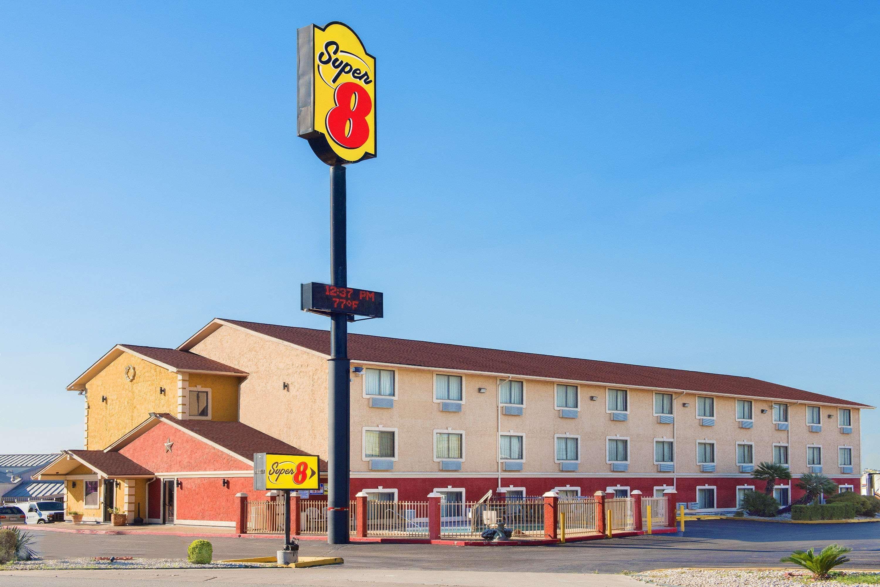Готель Super 8 By Wyndham San Antonio/I-35 North Екстер'єр фото